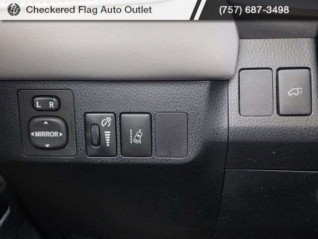 Used 2017 Toyota RAV4 Limited image 25