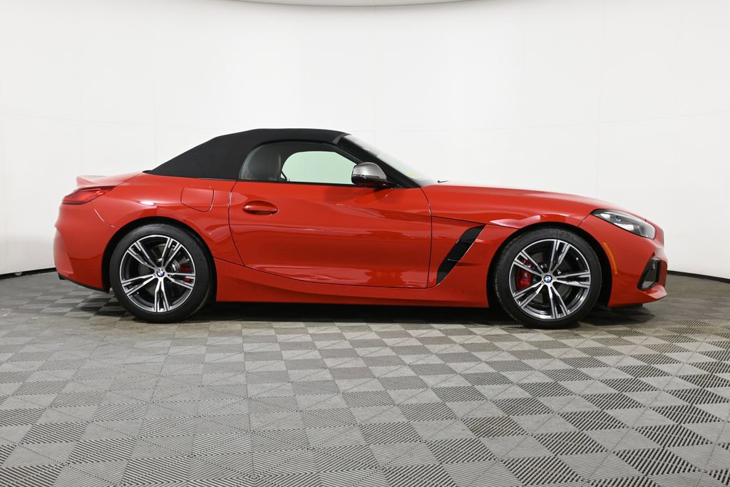 Used 2025 BMW Z4 M40i w/ Premium Package image 9