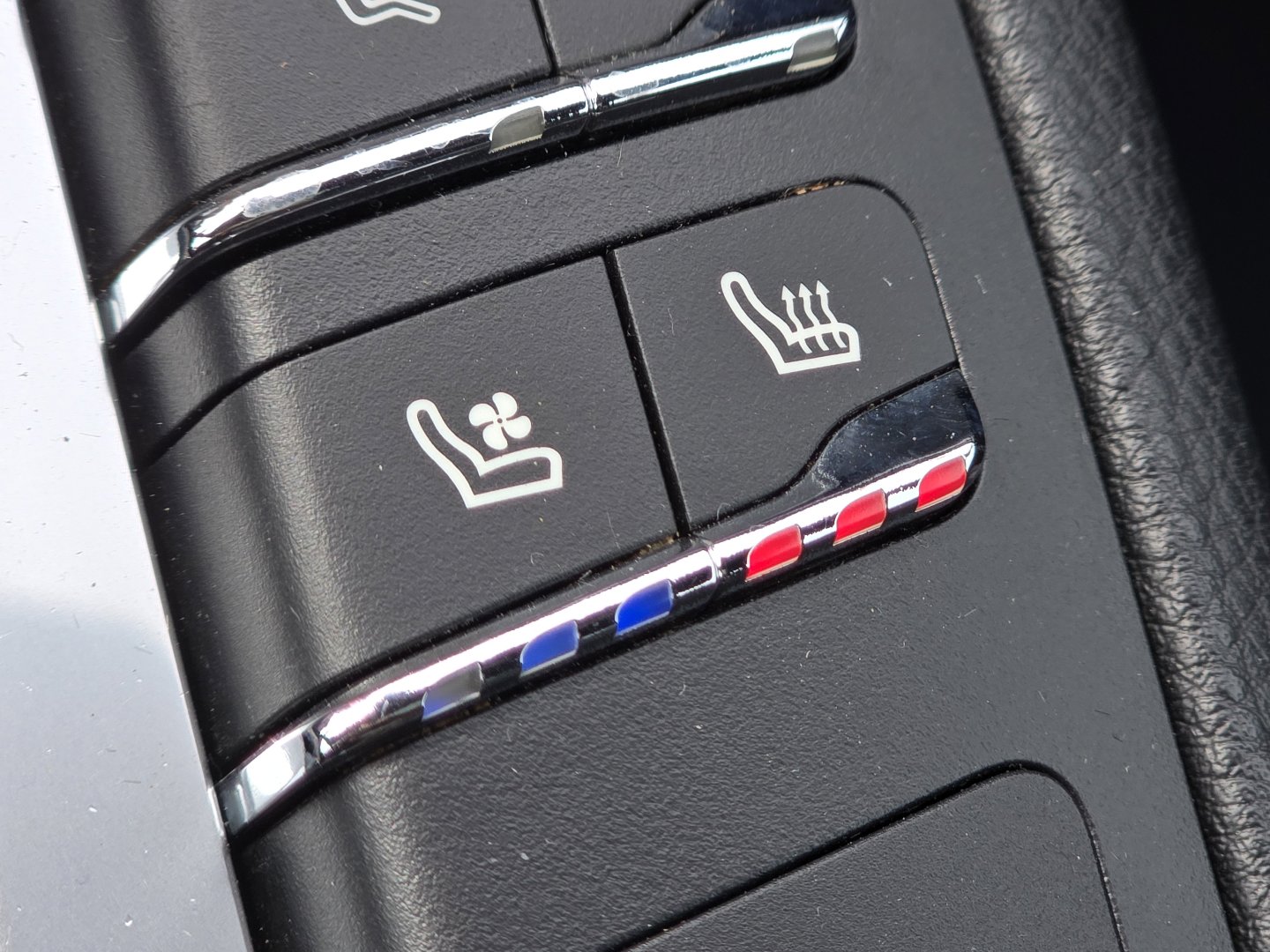 Used 2020 Porsche Macan S AWD/4WD image 12