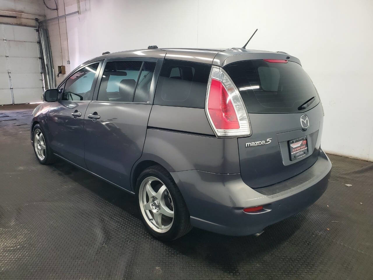 Used 2010 MAZDA MAZDA5 Sport image 5