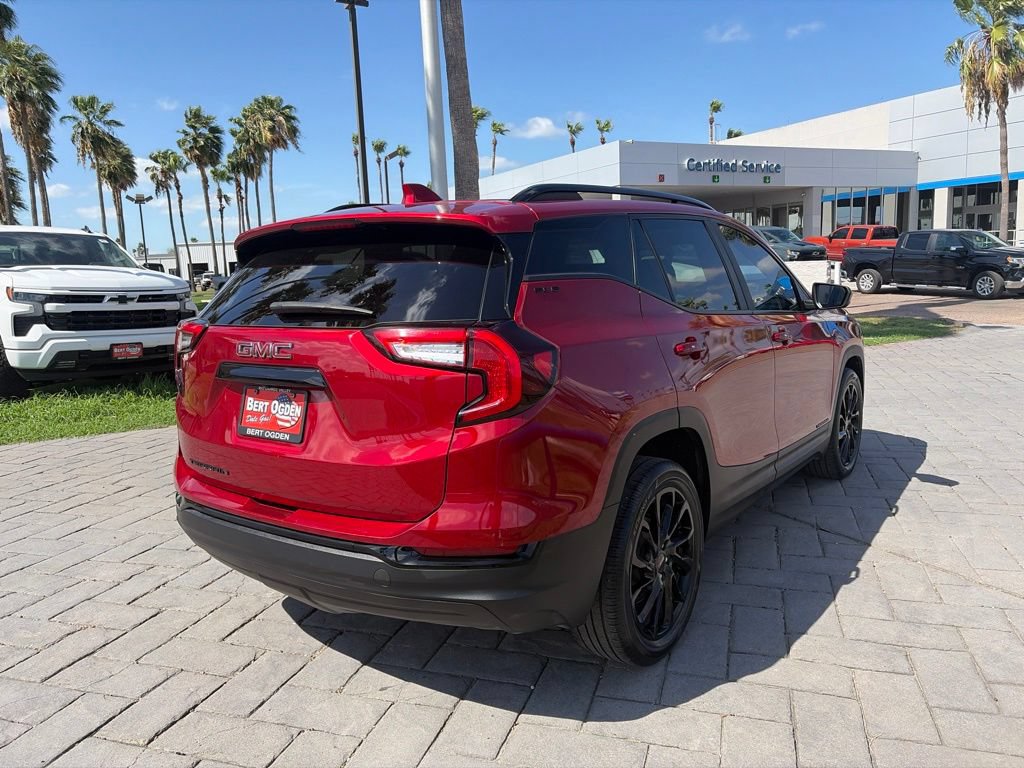 Used 2024 GMC Terrain SLE FWD image 4