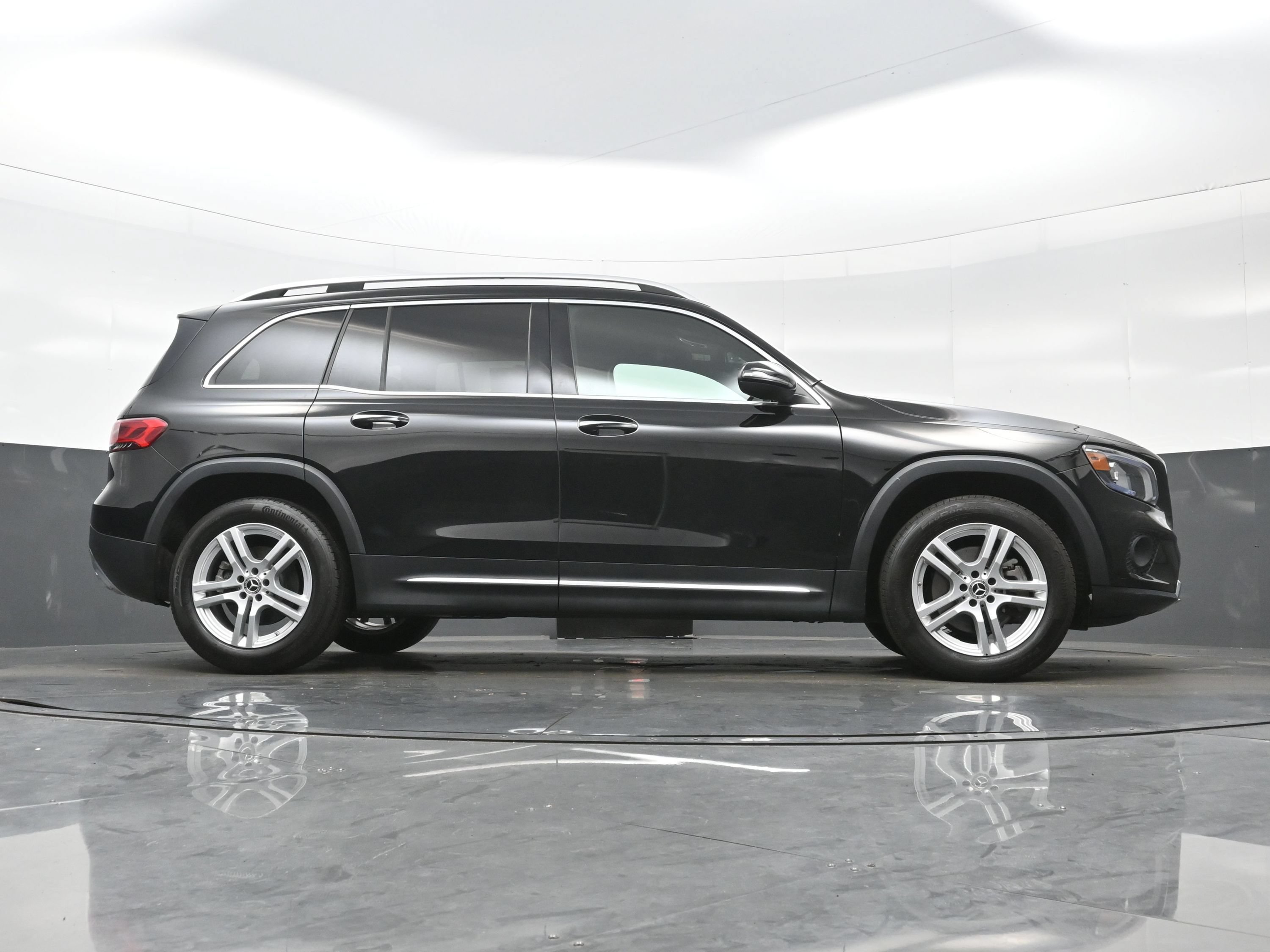 Used 2022 Mercedes-Benz GLB 250 4MATIC image 32