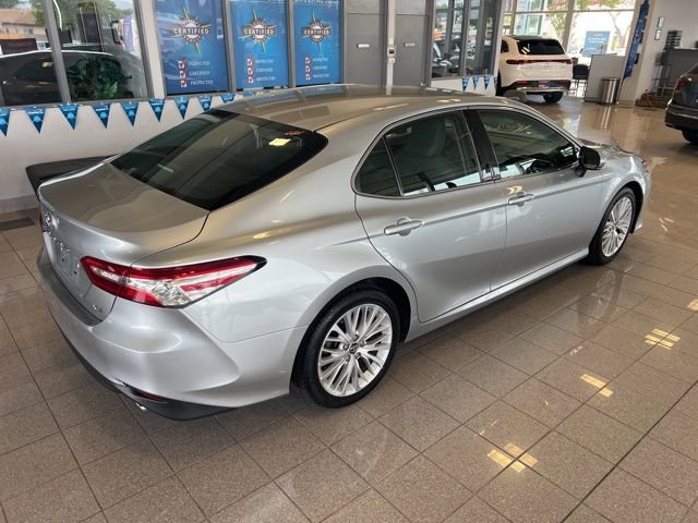 Used 2018 Toyota Camry XLE FWD image 5