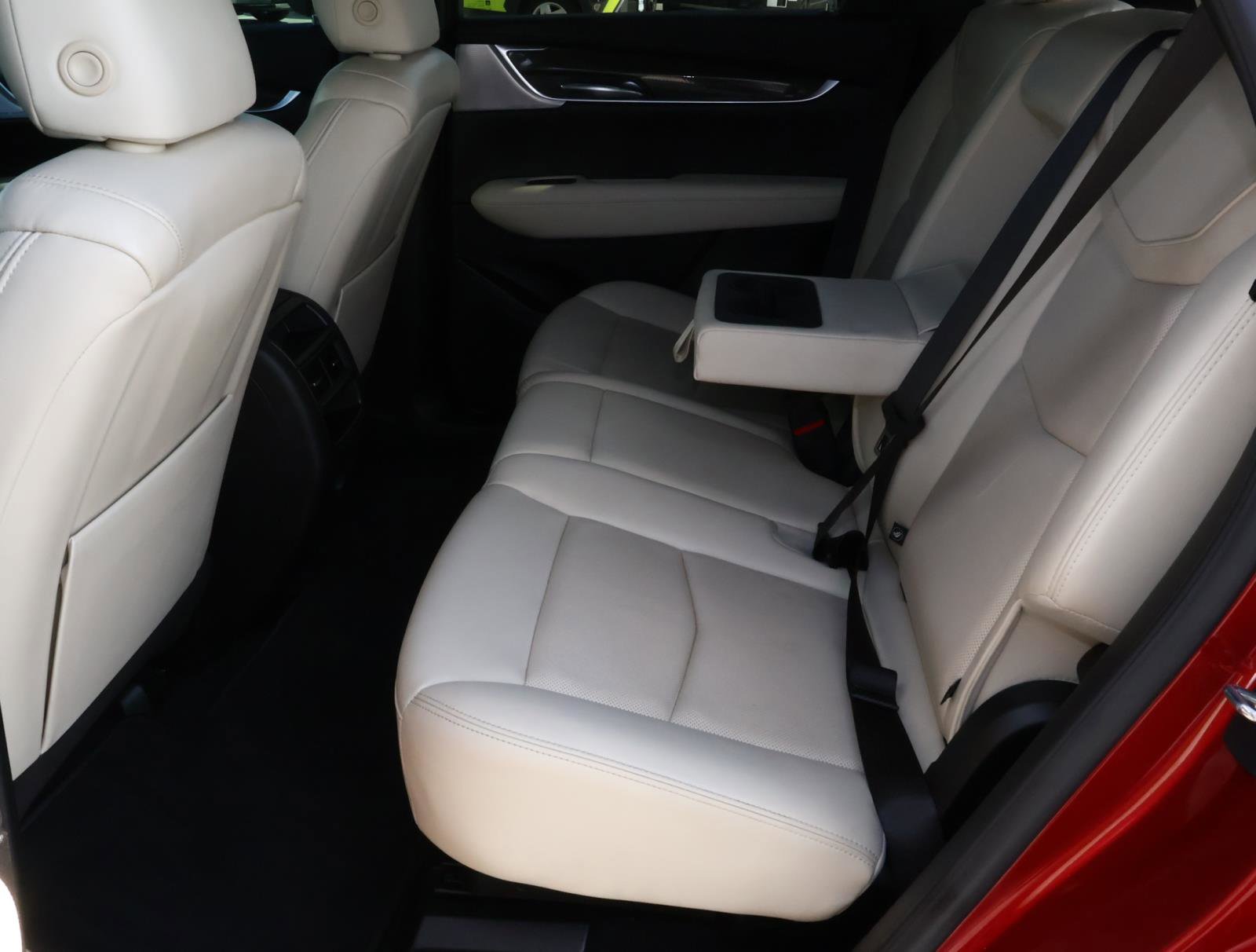 Certified 2023 Cadillac XT5 Sportv w/ Technology Package image 25