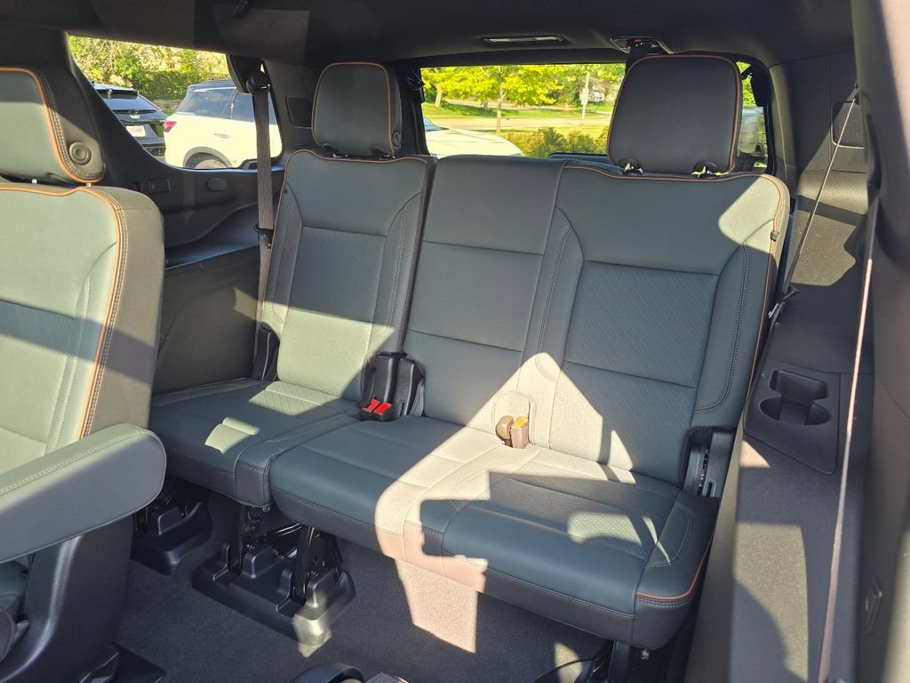 Certified 2025 GMC Yukon AT4 w/ AT4 Premium Package AWD/4WD image 26