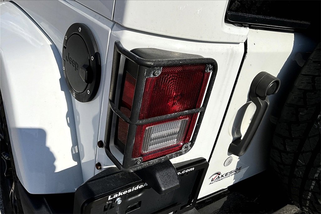 Used 2018 Jeep Wrangler Unlimited Sahara image 21