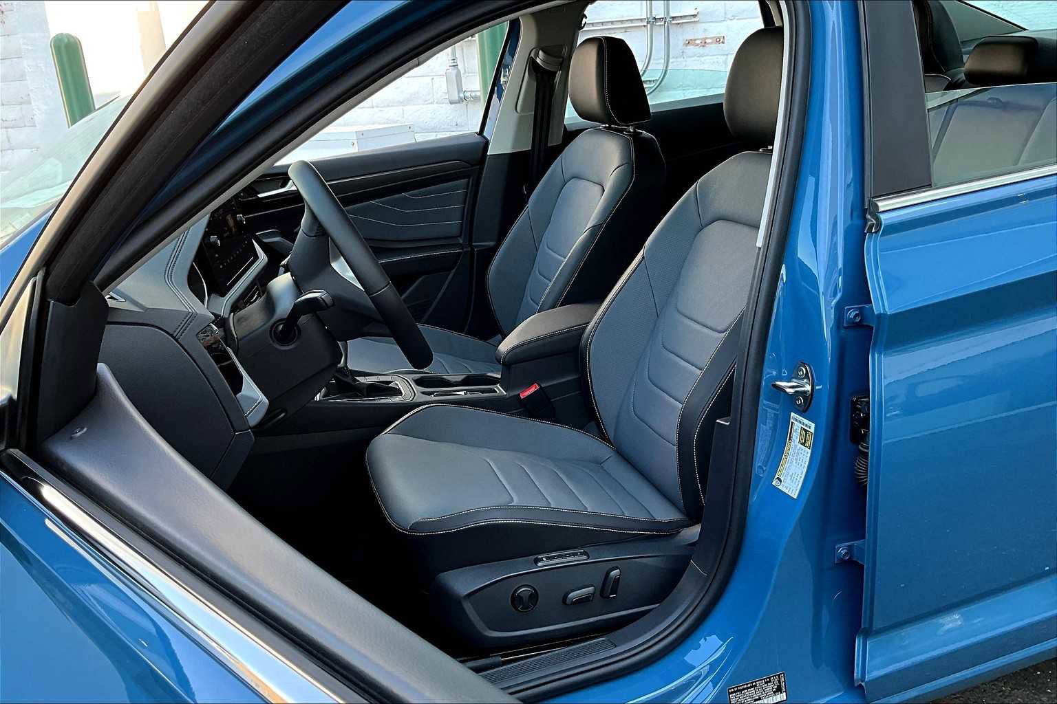 New 2025 Volkswagen Jetta SEL image 11