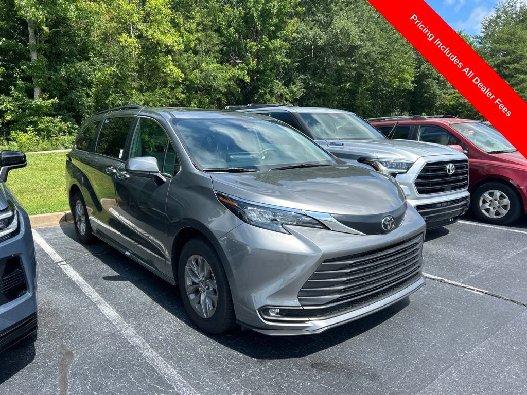 Used 2026 Toyota Sienna XLE FWD video 1