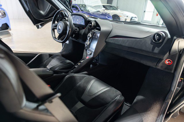 Used 2020 McLaren 720S Spider RWD image 20