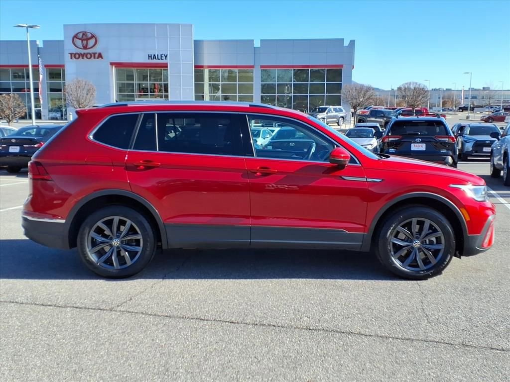 Used 2022 Volkswagen Tiguan SE image 3