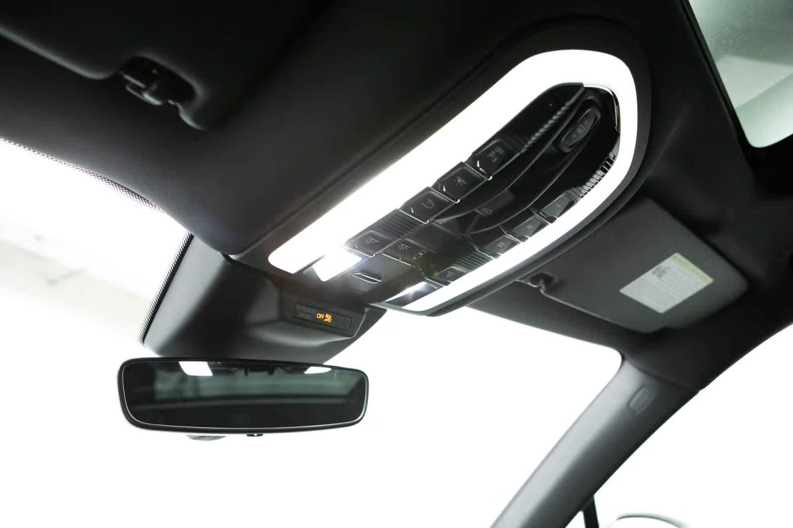 Certified 2026 Porsche Macan image 33