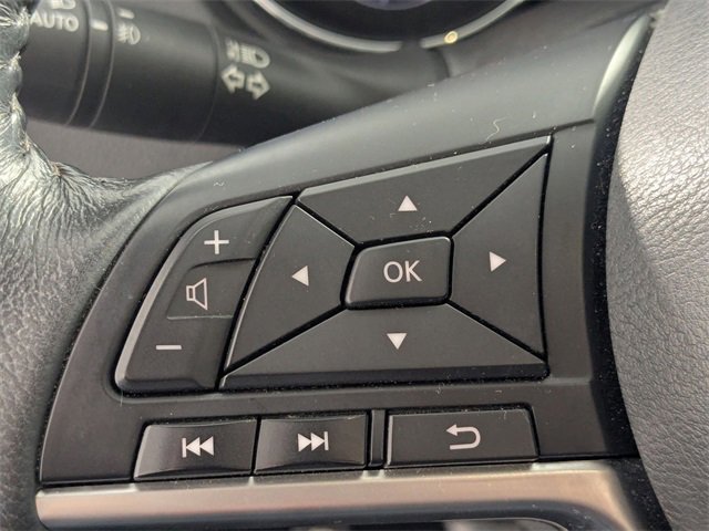 Used 2018 Nissan Rogue SL w/ Premium Package image 17