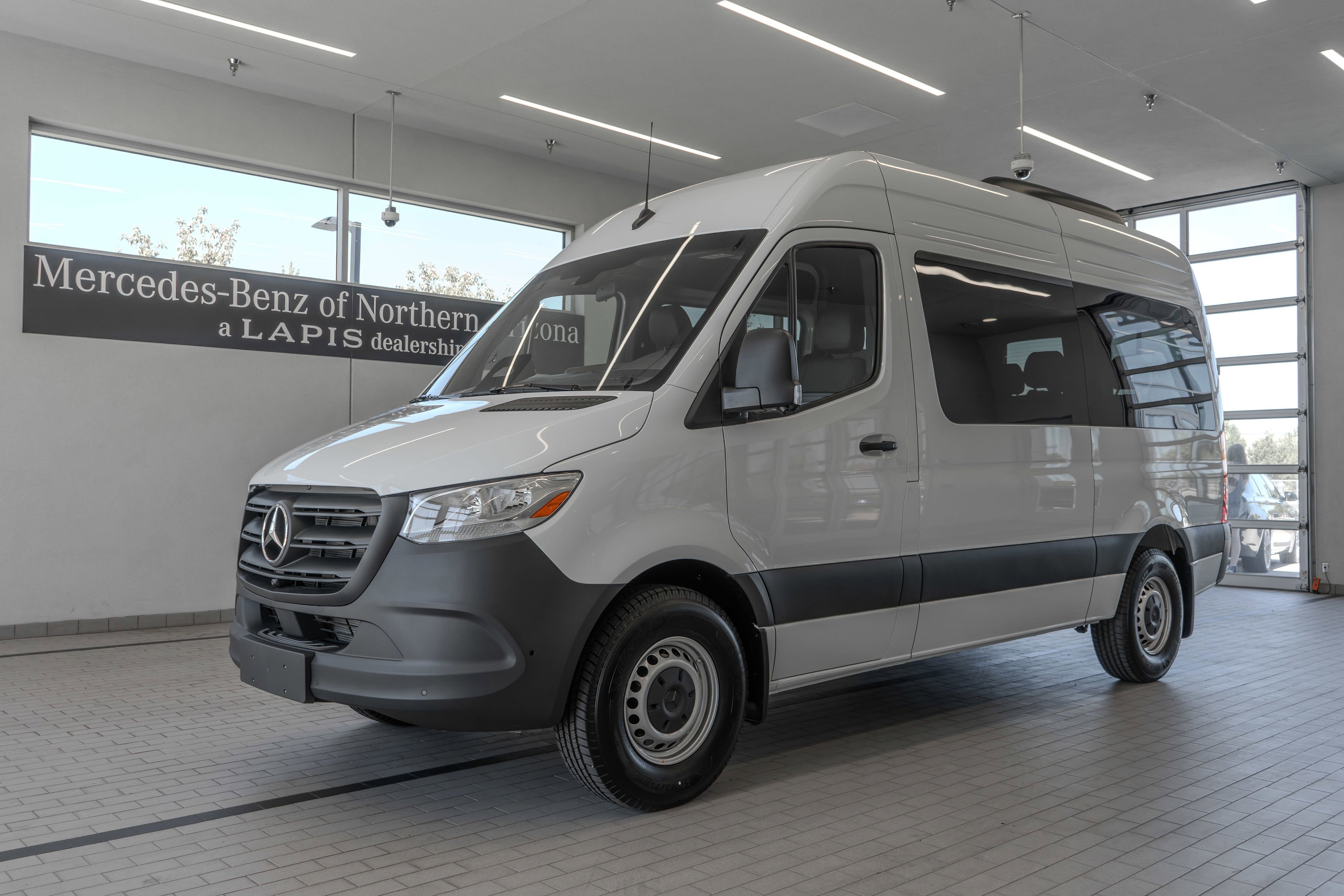 Used 2025 Mercedes-Benz Sprinter 2500 image 3