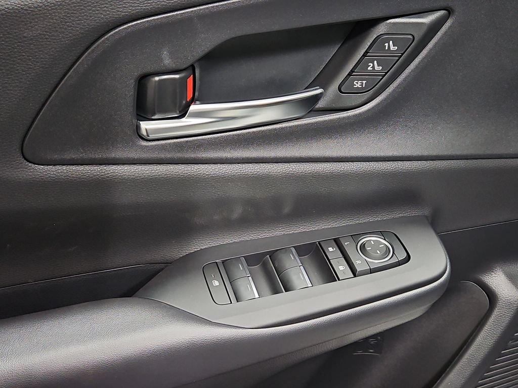 New 2026 Toyota Prius Plug-In Hybrid FWD image 13