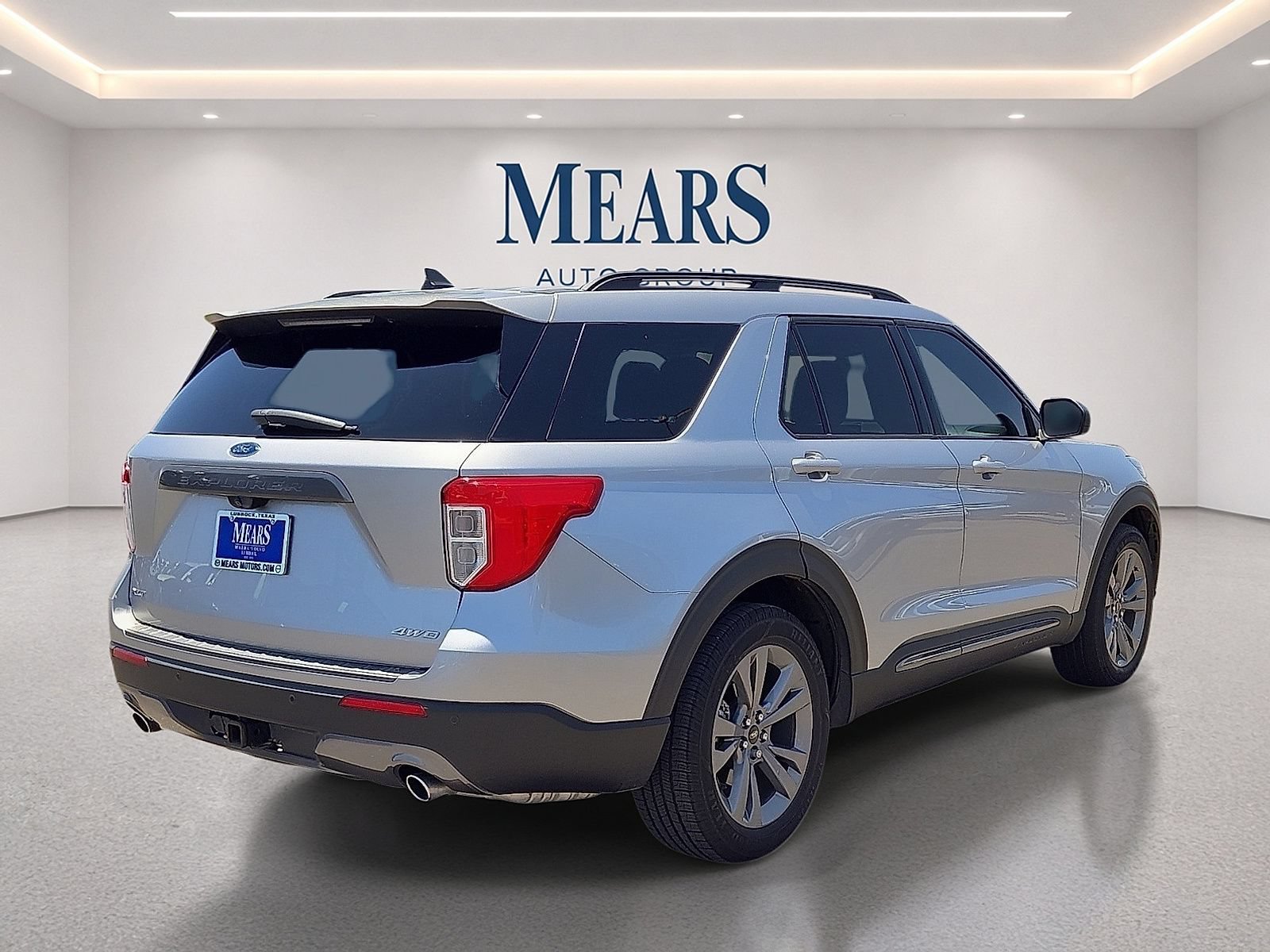 Used 2021 Ford Explorer XLT w/ Equipment Group 202A AWD/4WD image 5