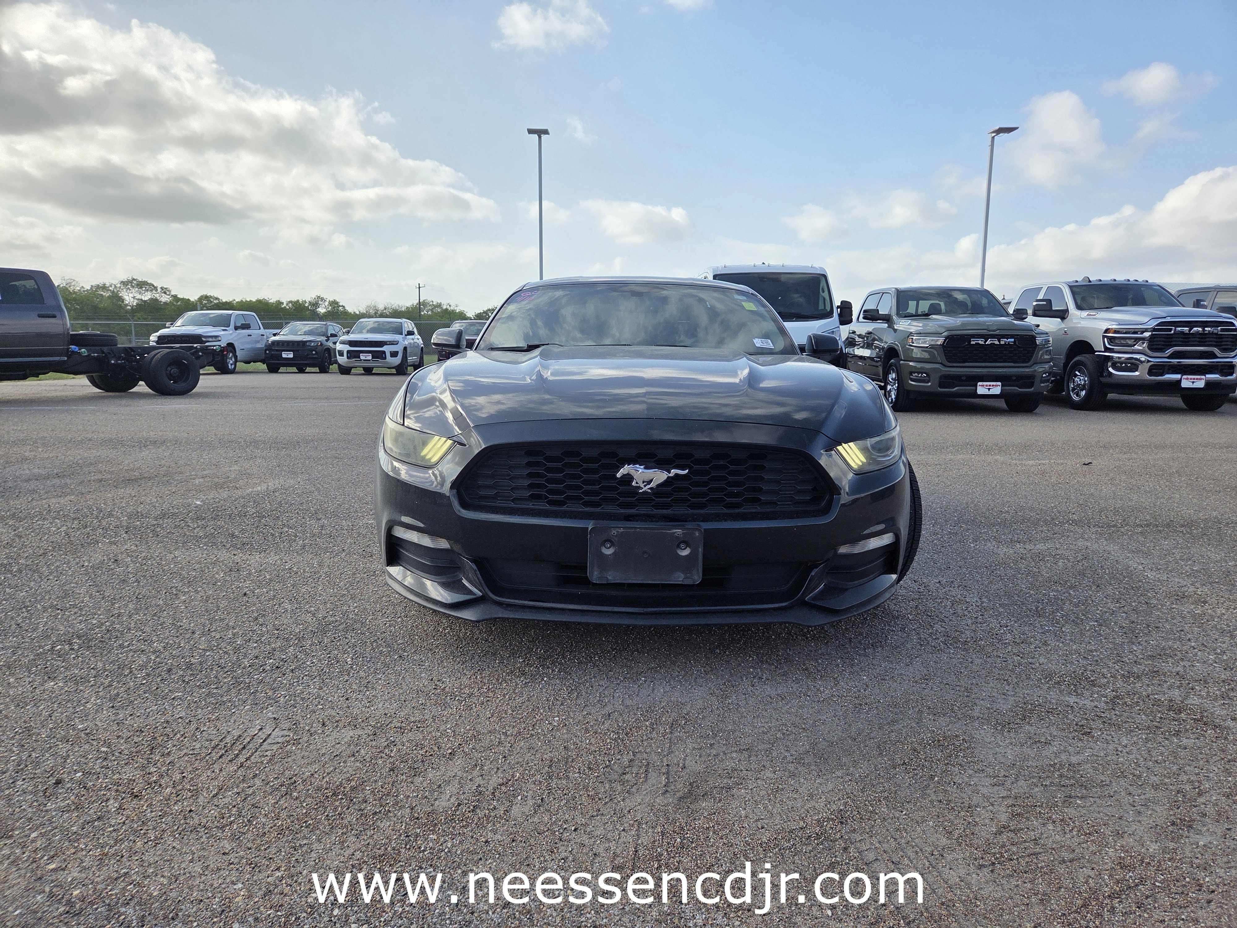 Used 2017 Ford Mustang Coupe image 2