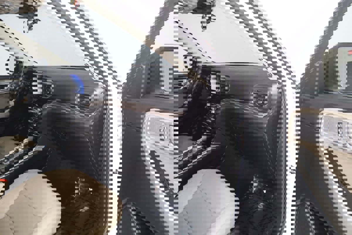 Used 2021 Ford Explorer Limited w/ Equipment Group 301A image 46