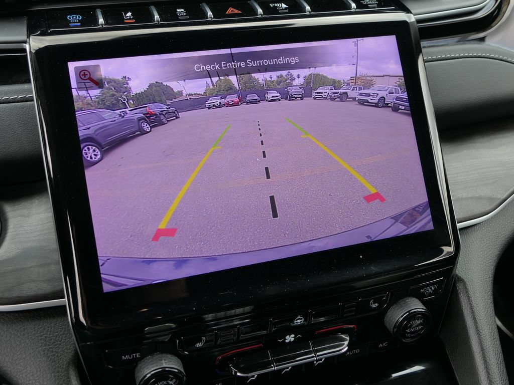 Used 2023 Jeep Grand Cherokee 4WD 4xe image 18