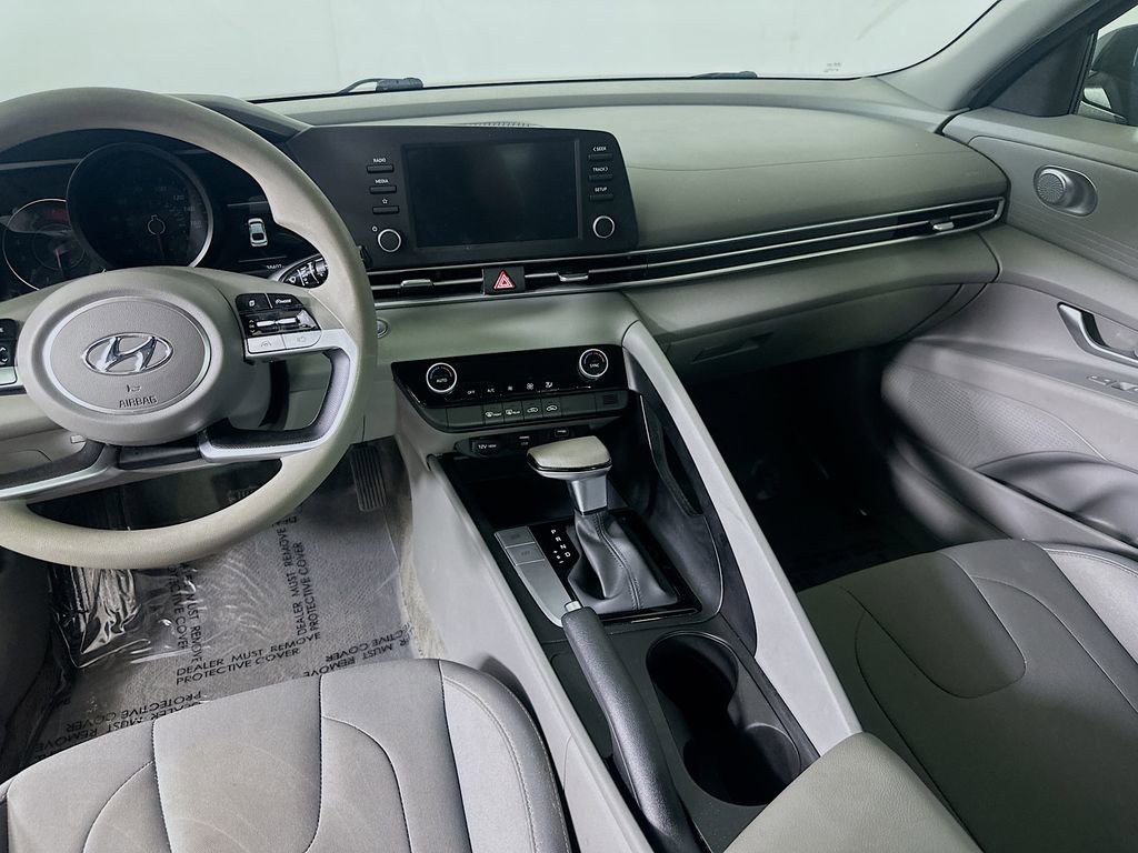 Used 2023 Hyundai Elantra SEL w/ Cargo Package image 19