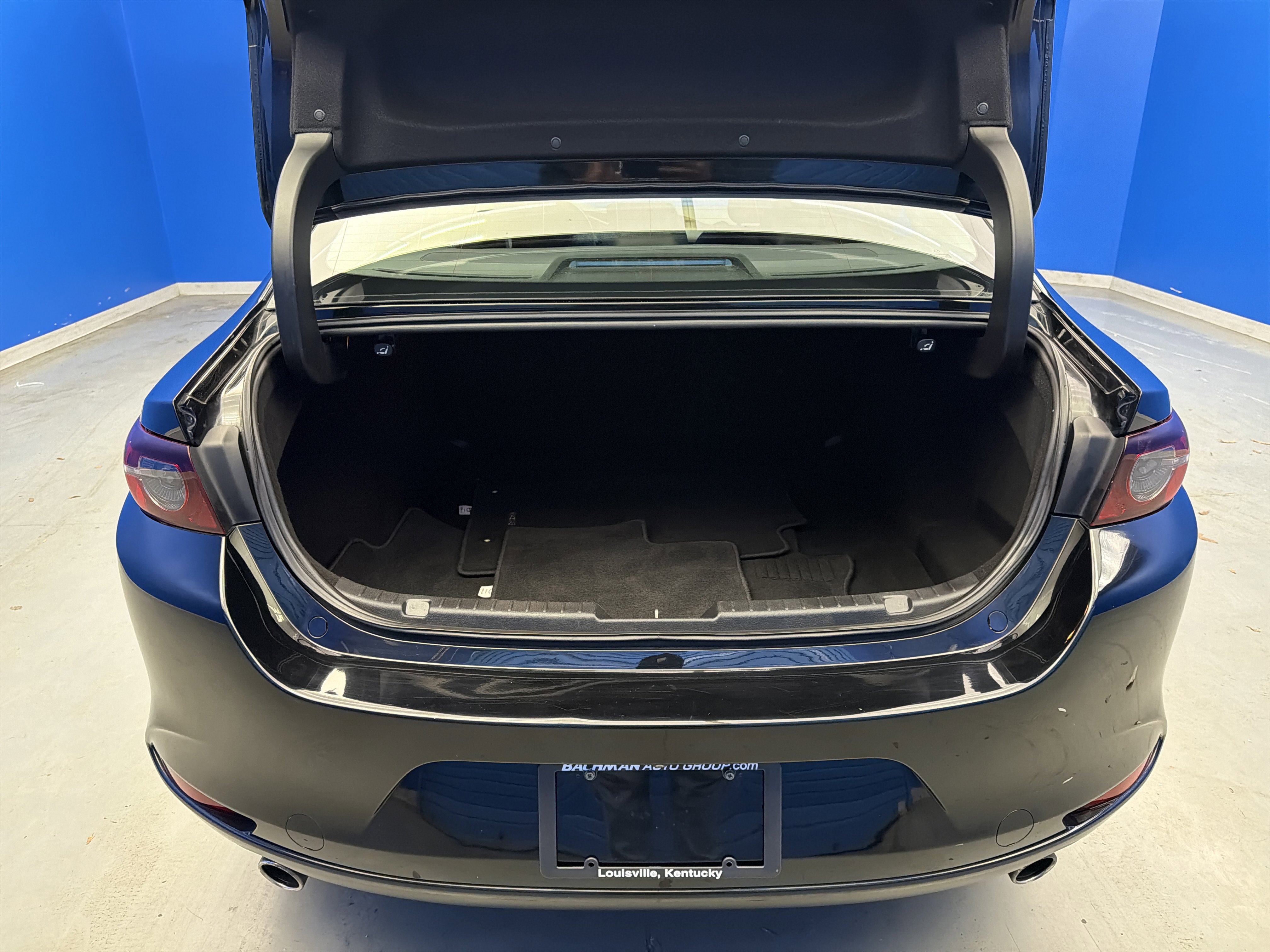 Used 2019 MAZDA MAZDA3 Sedan w/ Preferred Package image 27