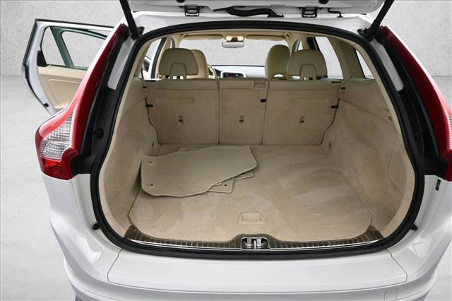 Used 2015 Volvo XC60 T6 AWD/4WD image 24