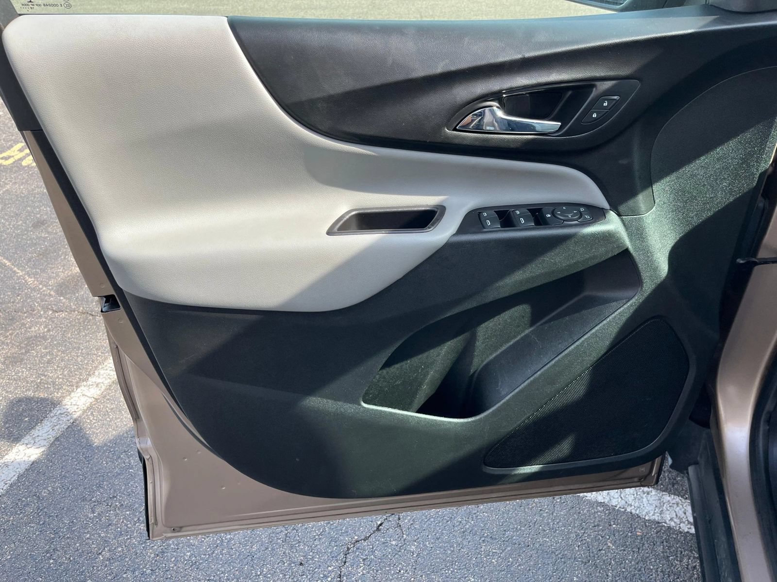Used 2019 Chevrolet Equinox LS w/ LS Convenience Package FWD image 48