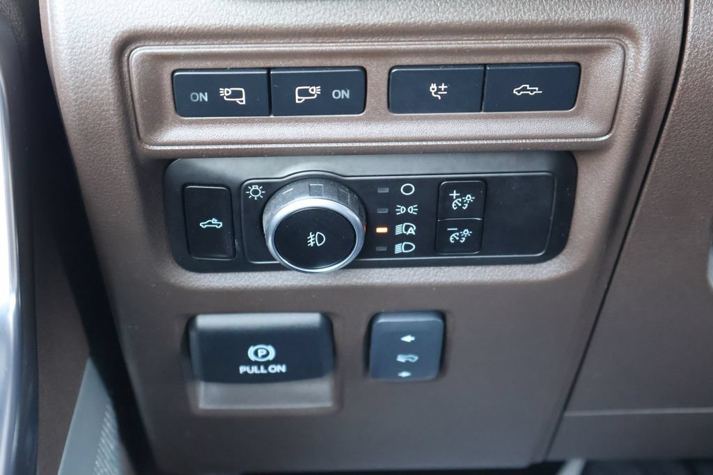 Used 2023 Ford F150 King Ranch w/ Equipment Group 601A High AWD/4WD image 17
