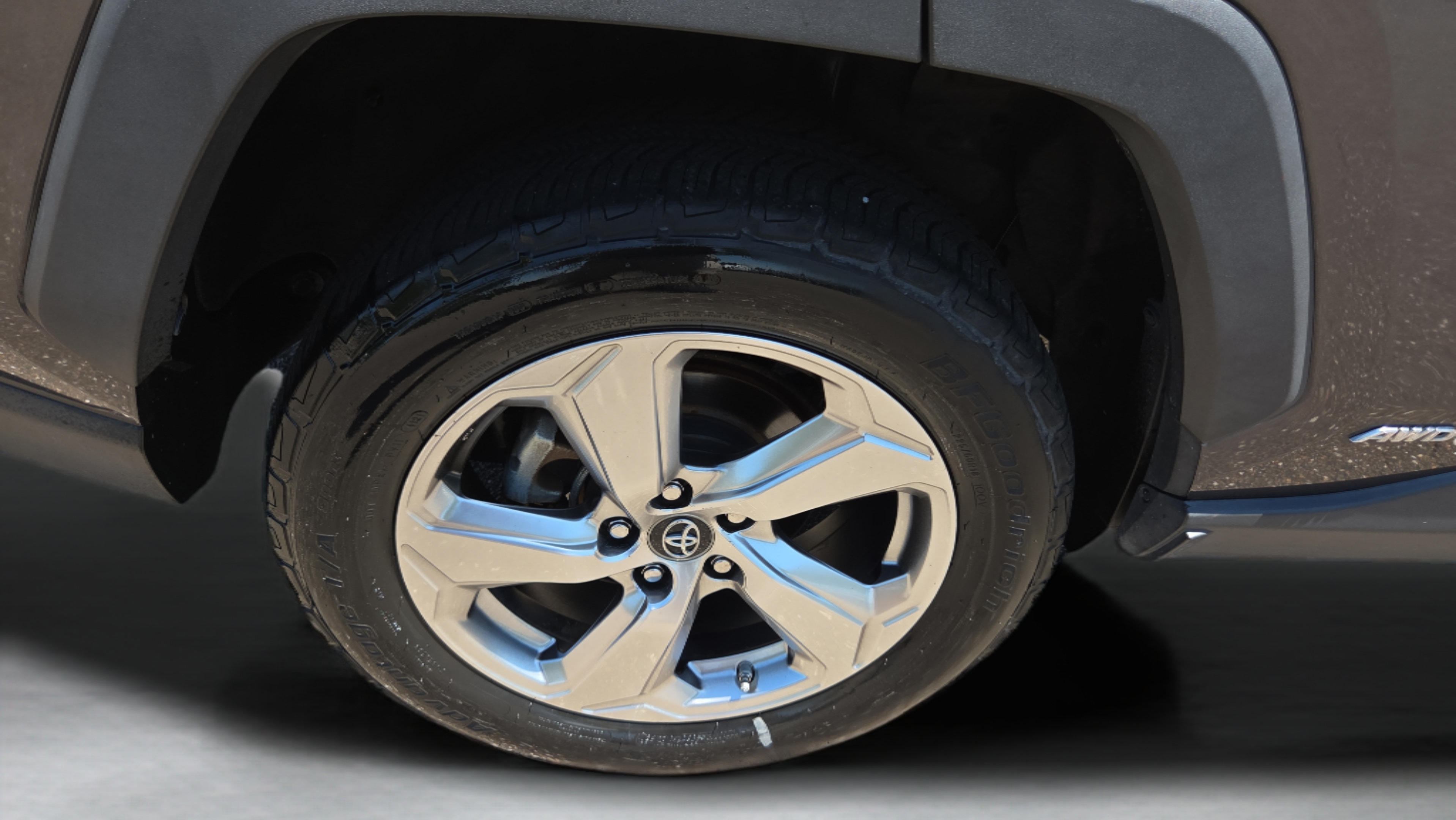 Used 2019 Toyota RAV4 Limited w/ Limited Grade Weather Package AWD/4WD image 35