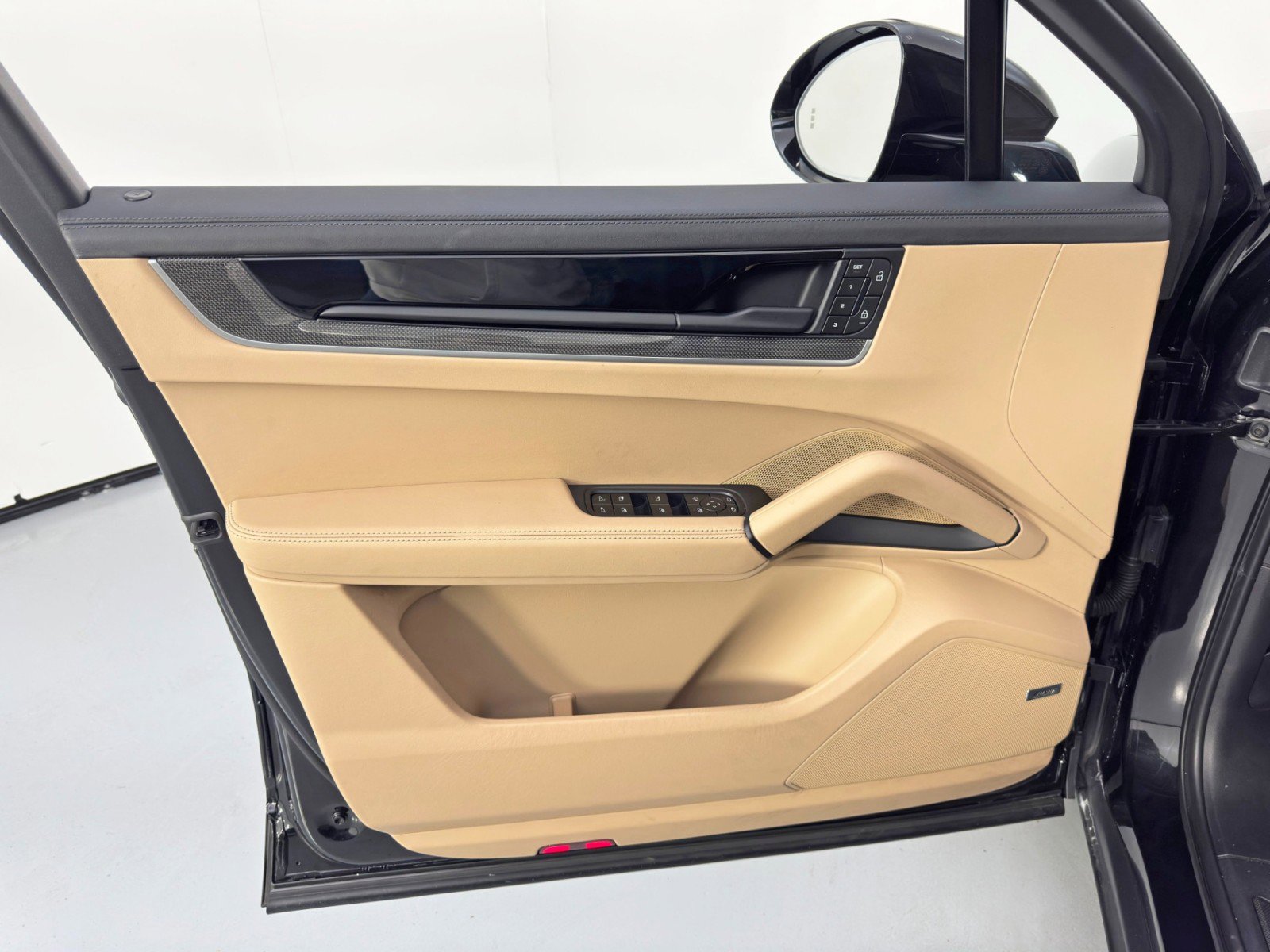 Used 2024 Porsche Cayenne S image 49