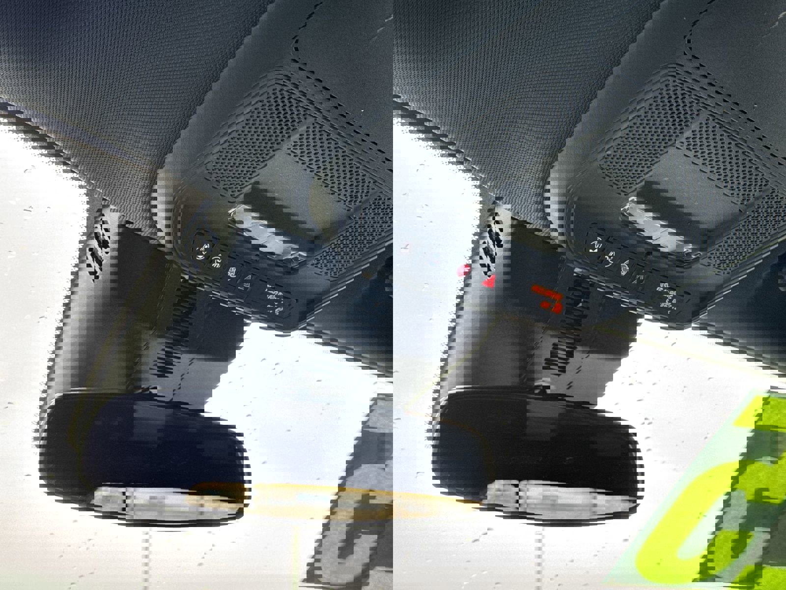 Used 2025 GMC Acadia Elevation image 27