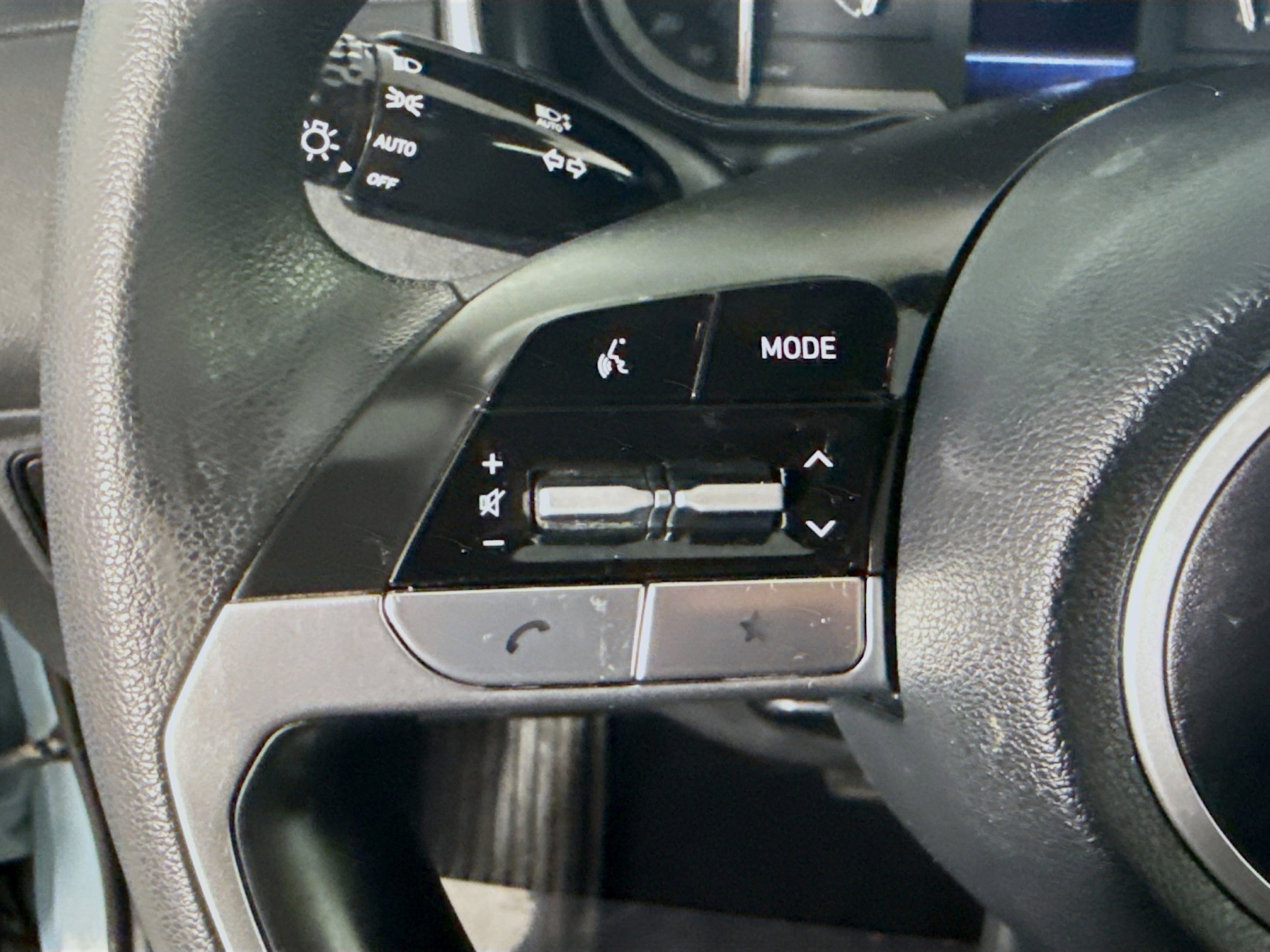 Used 2022 Hyundai Santa Cruz SE image 14