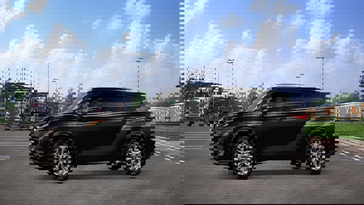 New 2026 Toyota Highlander Limited image 3