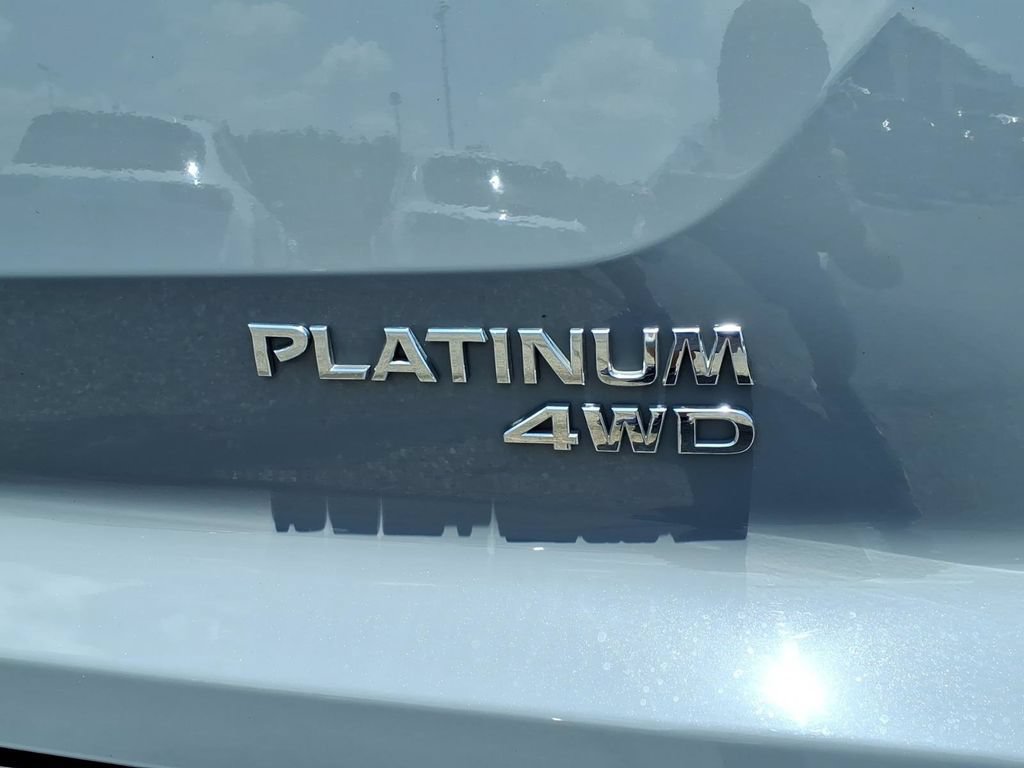 Used 2023 Nissan Pathfinder Platinum AWD/4WD image 11