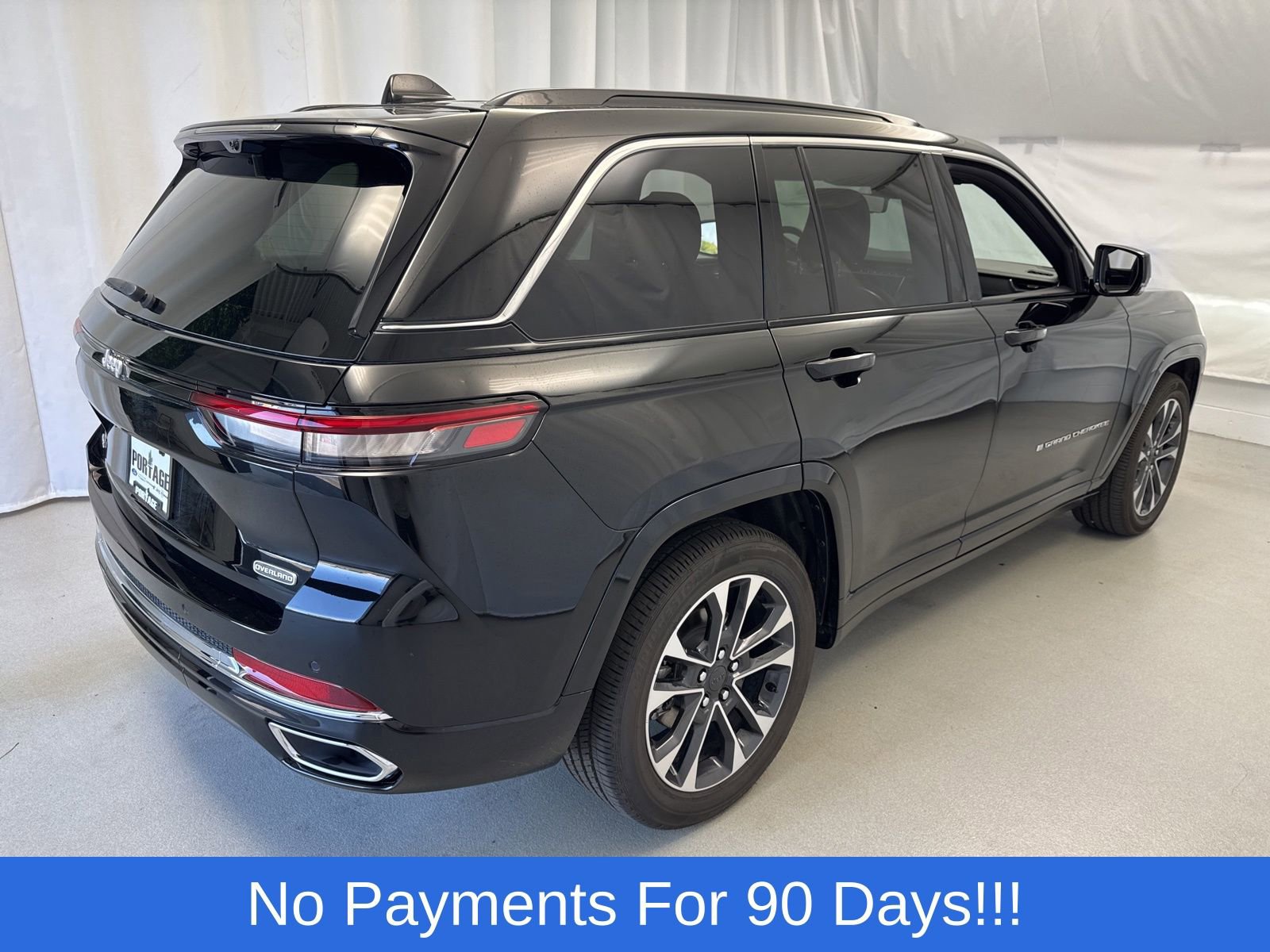 New 2025 Jeep Grand Cherokee Overland w/ Adv Protech Group III image 3