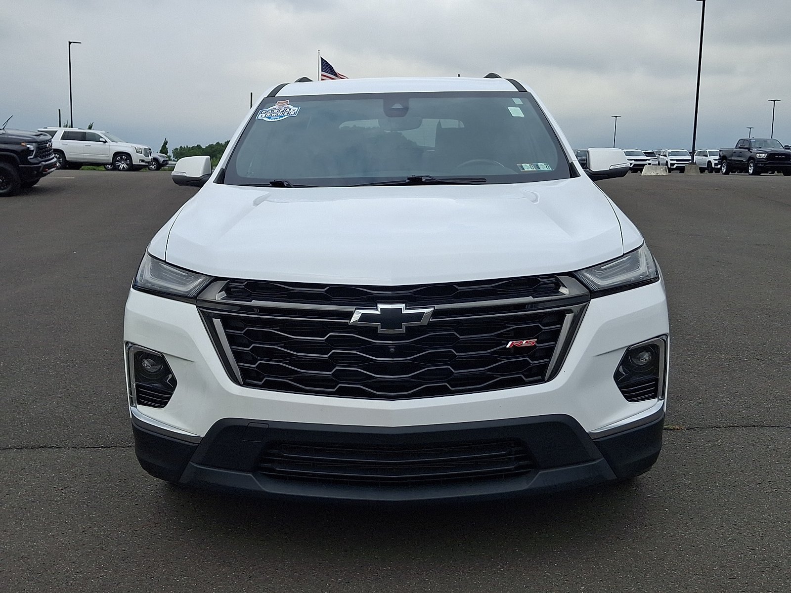 Used 2023 Chevrolet Traverse RS AWD/4WD image 2