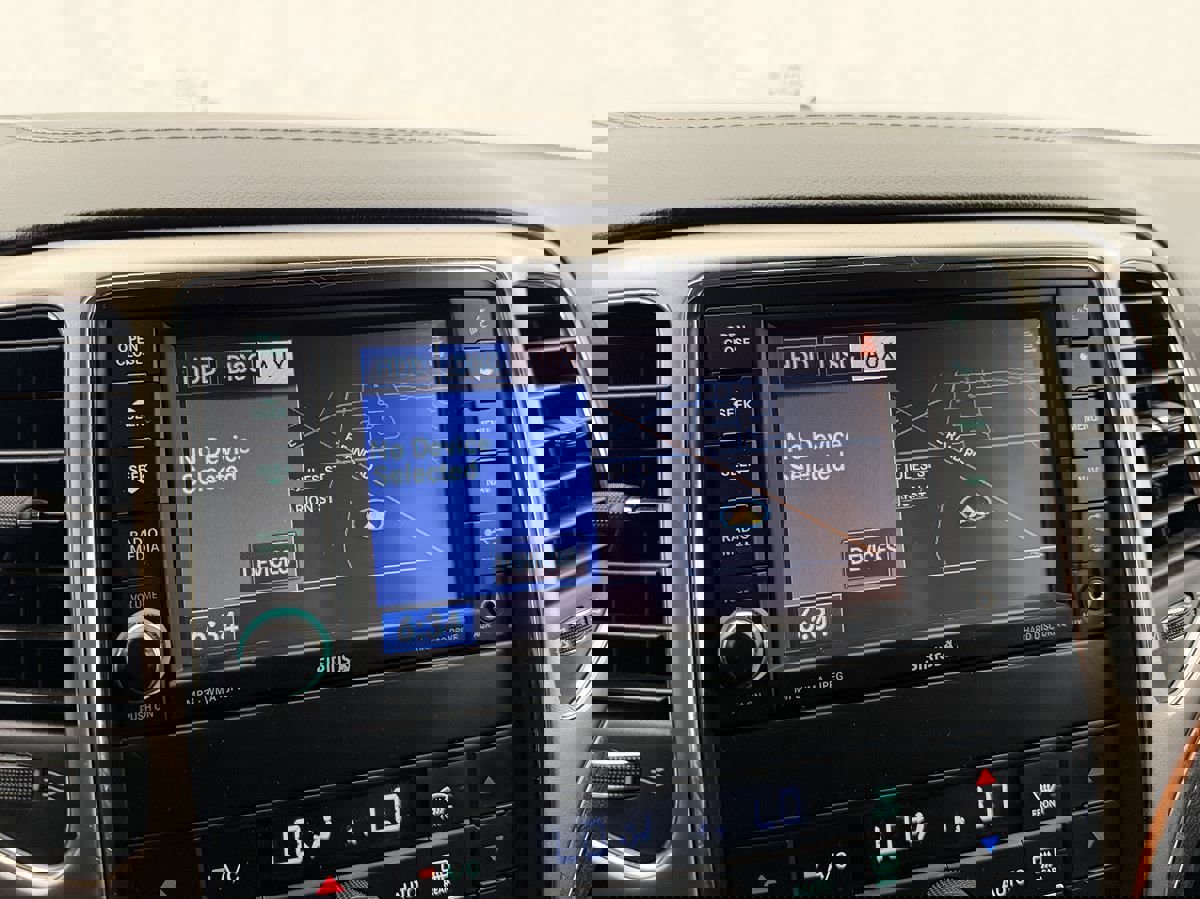 Used 2013 Jeep Grand Cherokee Overland w/ Advance Technology Group image 17