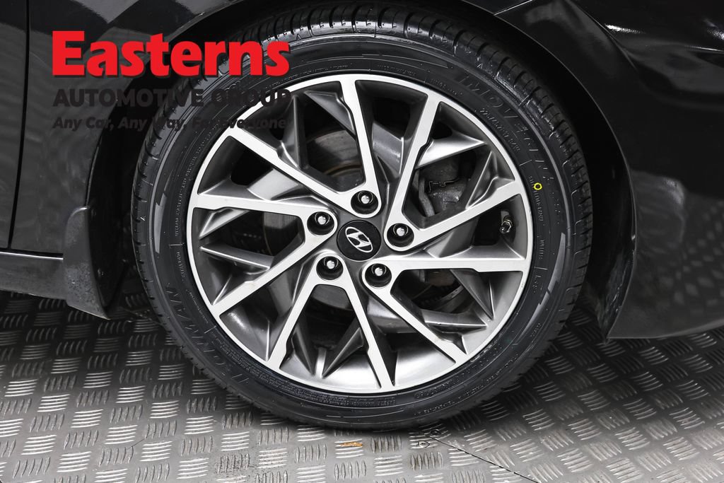 Used 2020 Hyundai Elantra Limited w/ Winter Weather Package FWD image 34