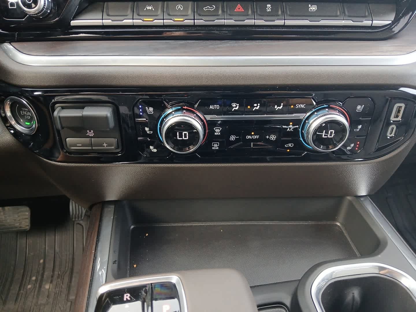 New 2026 GMC Sierra 1500 SLT w/ SLT Premium Package AWD/4WD image 38