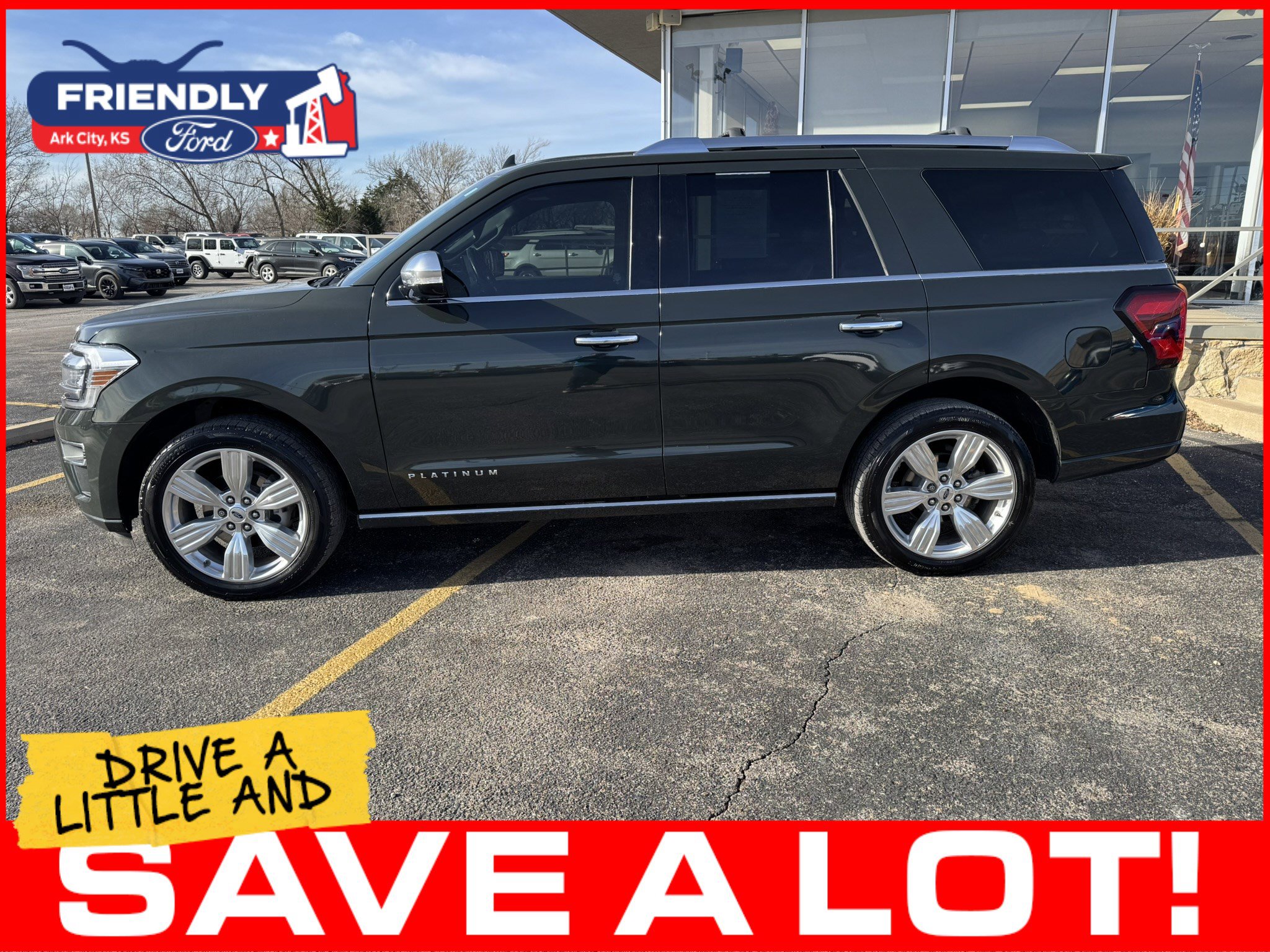 Used 2022 Ford Expedition Platinum AWD/4WD image 2