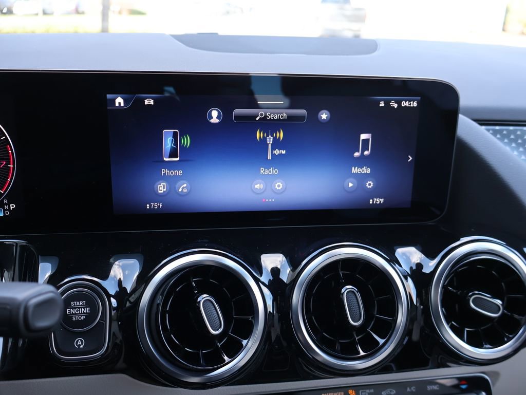 Certified 2025 Mercedes-Benz GLA 250 4MATIC image 23