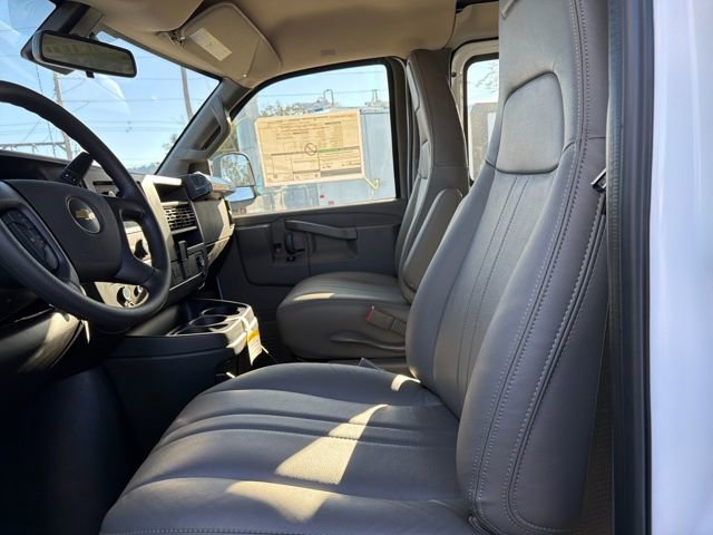 New 2025 Chevrolet Express 2500 Work Van 3D Extended Cargo Van w/ Driver Convenience Package RWD image 19