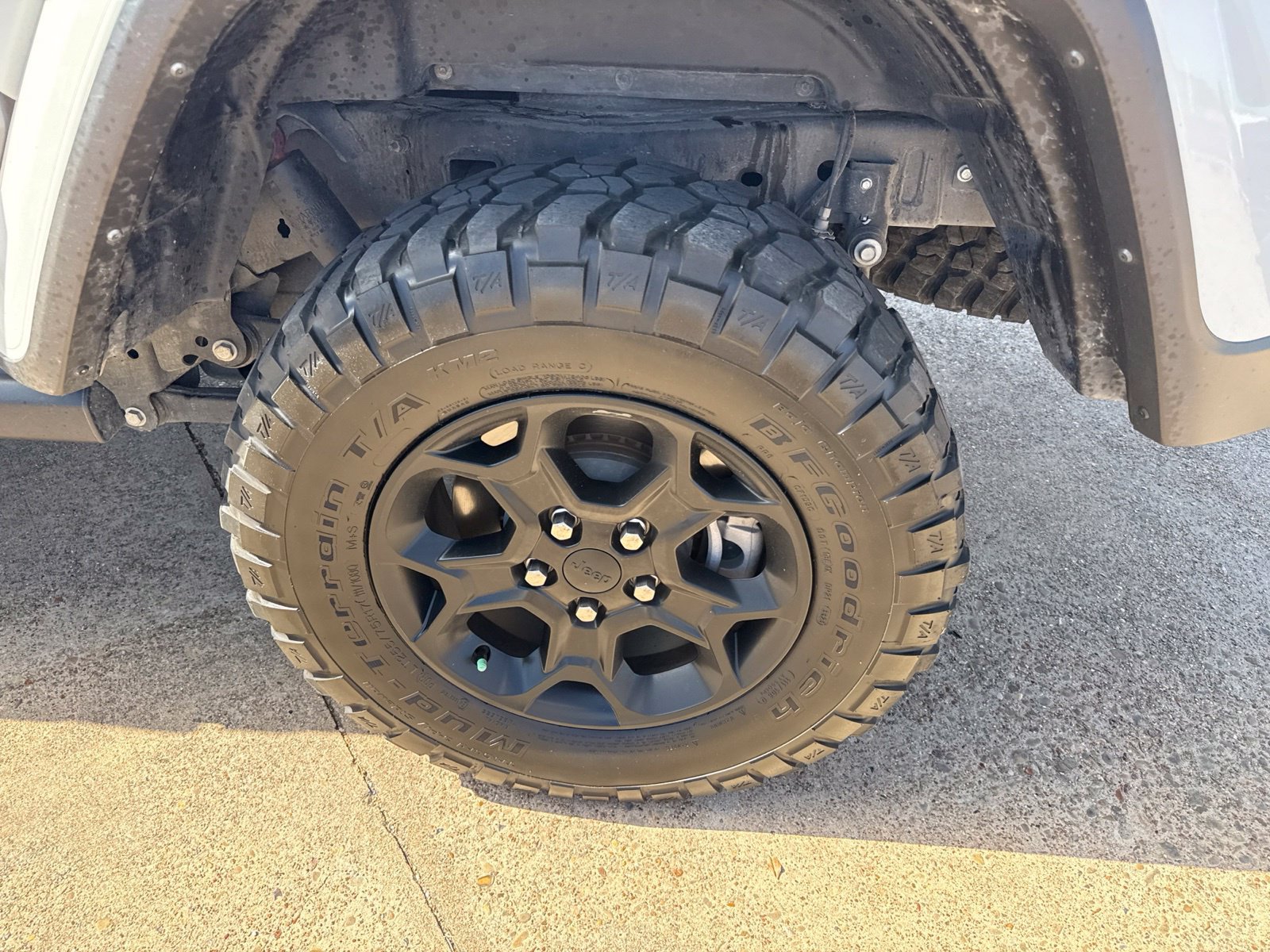 Used 2023 Jeep Gladiator Sport AWD/4WD image 10