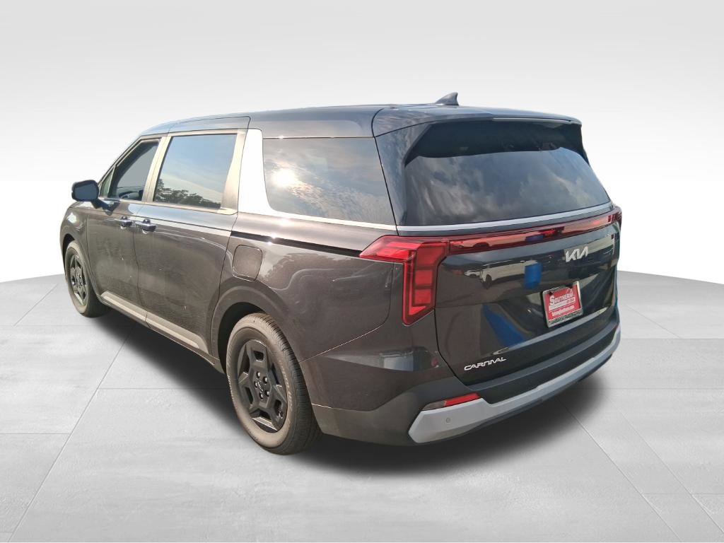 Certified 2026 Kia Carnival FWD image 9