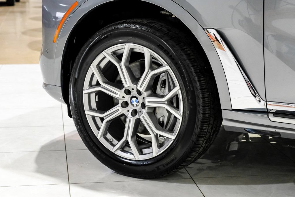 Used 2024 BMW X7 xDrive40i w/ Premium Package AWD/4WD image 48