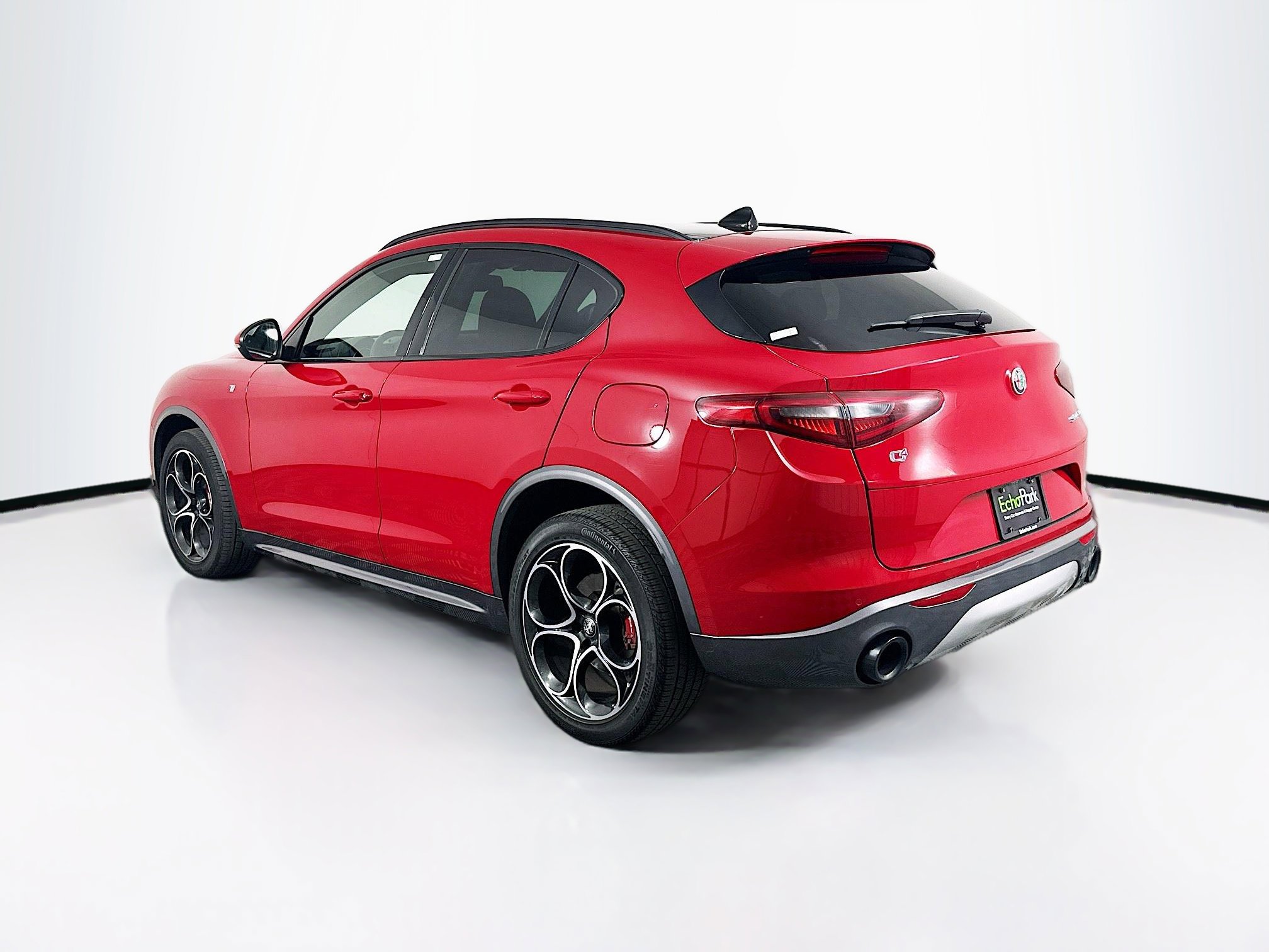 Used 2023 Alfa Romeo Stelvio Ti image 5
