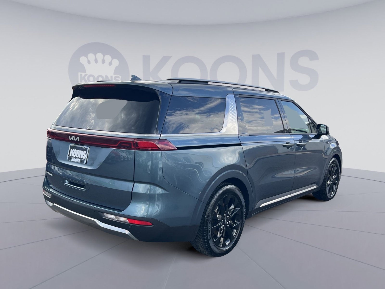 Used 2023 Kia Carnival SX Prestige image 7