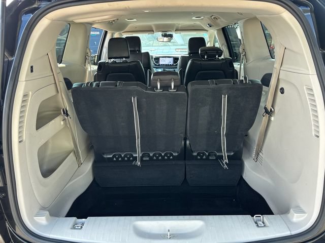 Used 2023 Chrysler Pacifica Touring-L FWD image 31