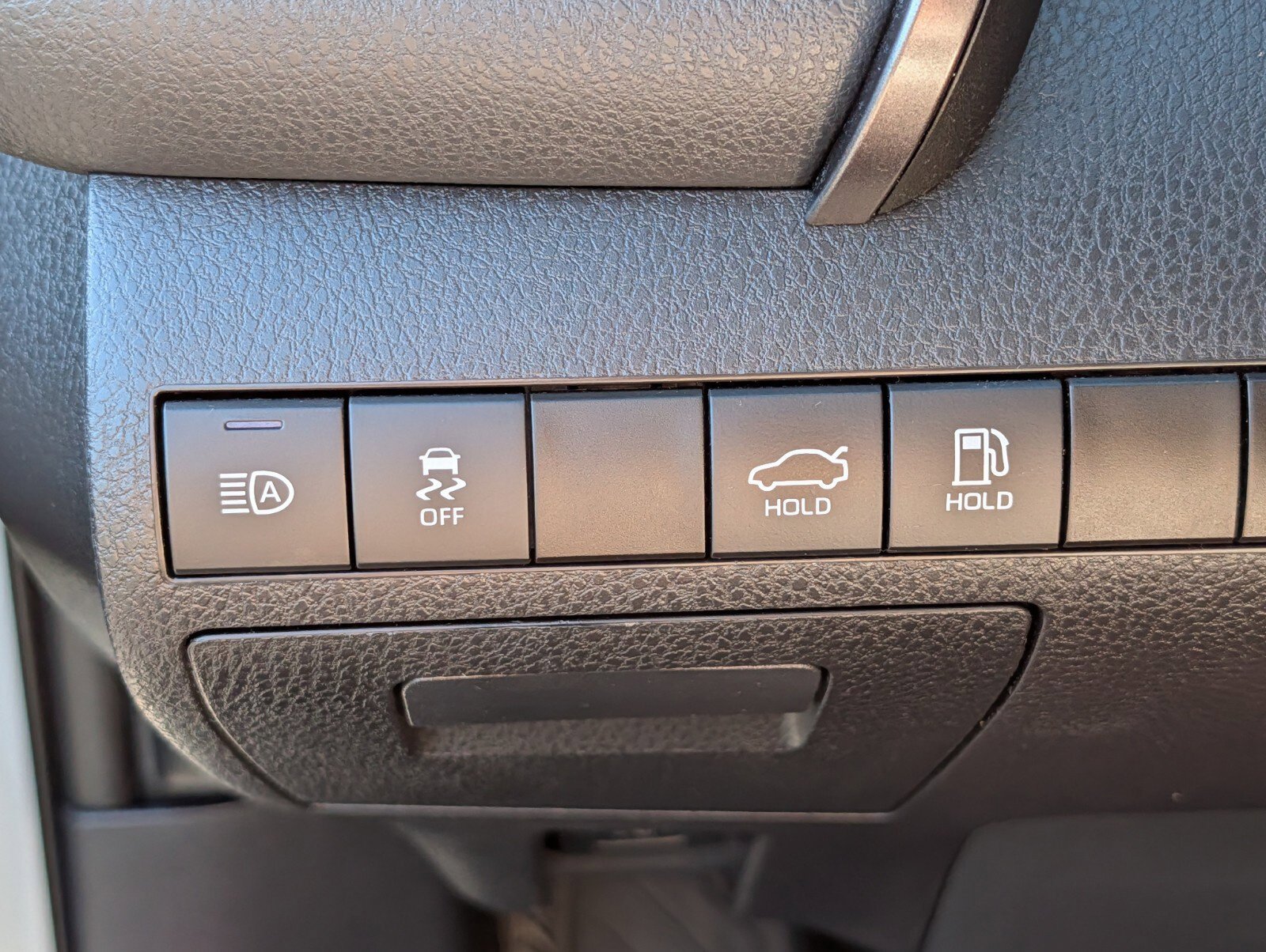 Used 2023 Toyota Camry SE AWD/4WD image 9