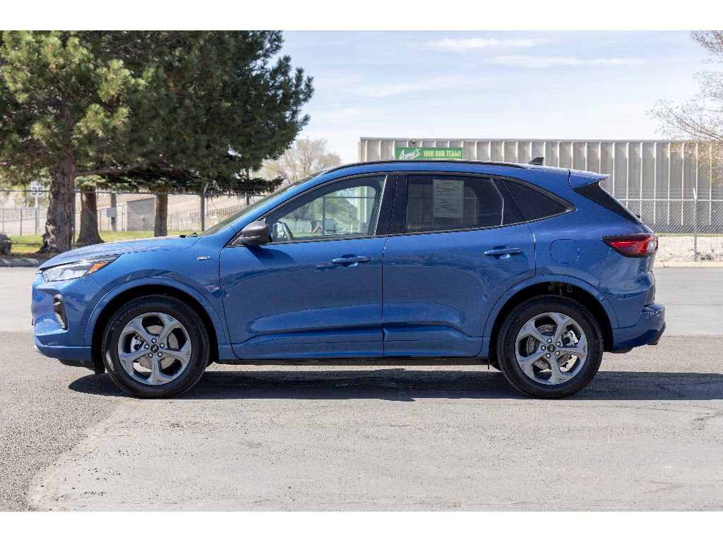 Used 2023 Ford Escape ST-Line w/ Tech Pack #1 AWD/4WD image 6