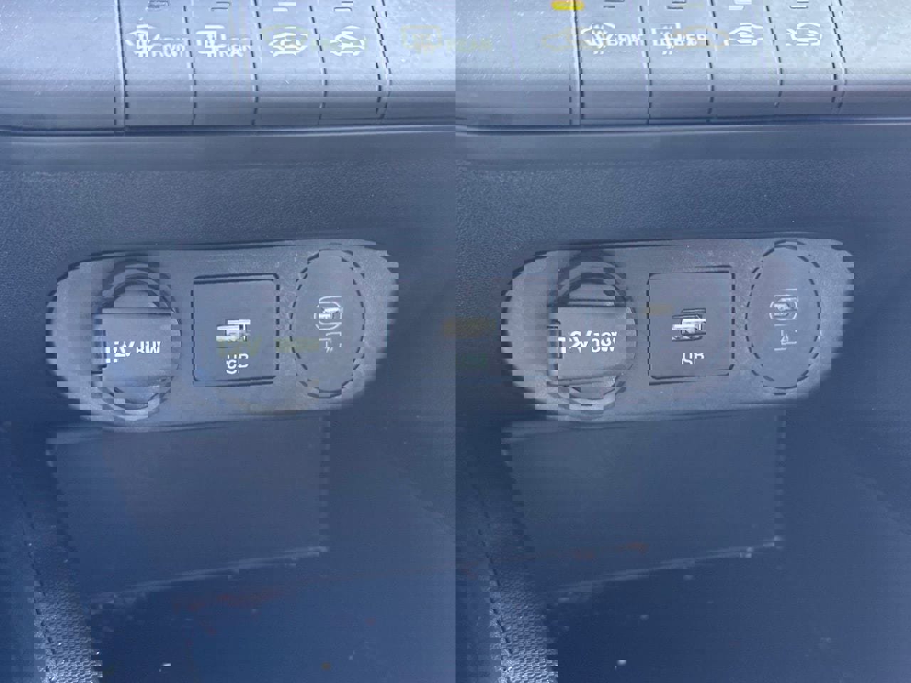 Used 2025 Hyundai Elantra Blue image 30